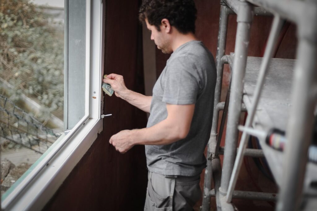 painting aluminium windows - cleaning